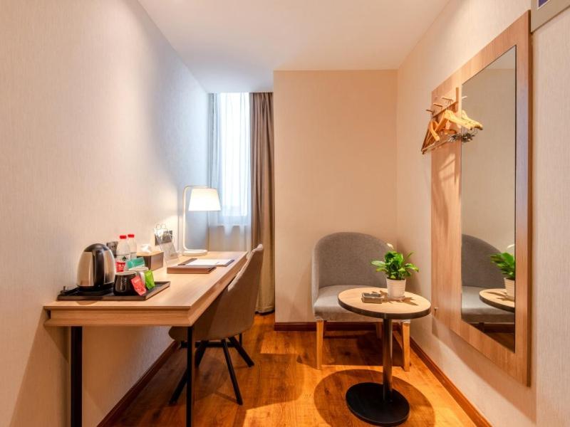 GreenTree Inn Hefei Changjiang West Road Zhenxing Road Subway Station Jiaqiao Yueshan International 20/27