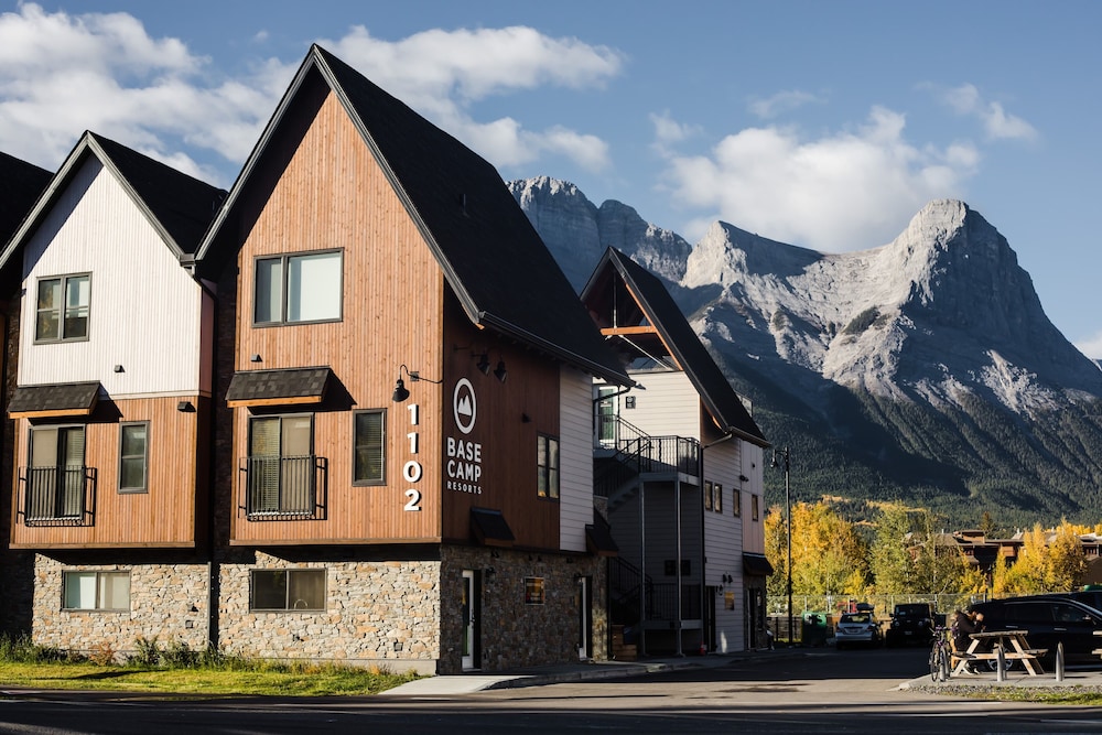 Basecamp Resorts Canmore 2/50