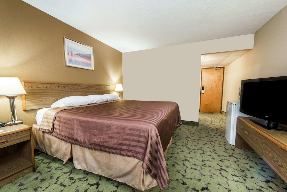 Travelodge By Wyndham Bloomington 29/62