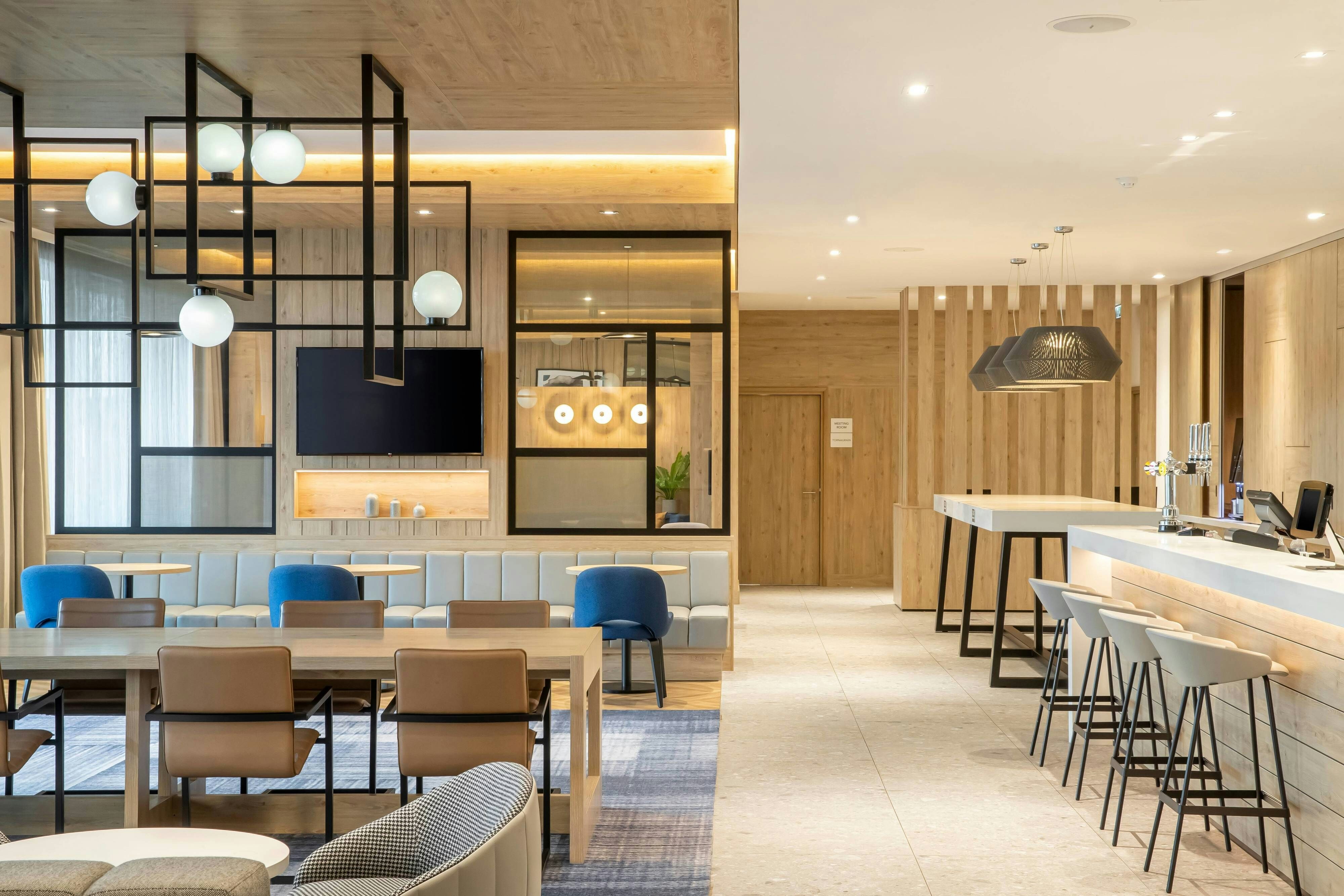 Courtyard by Marriott Inverness Airport 34/44