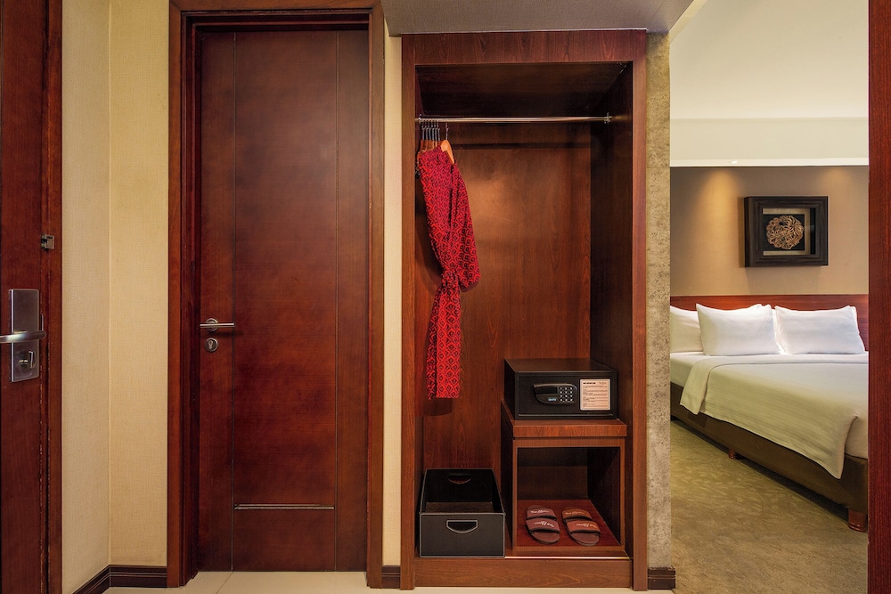 The Alana Yogyakarta Hotel & Convention Center 24/45