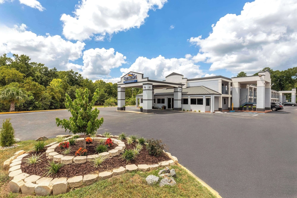 Baymont by Wyndham Dothan 40/48
