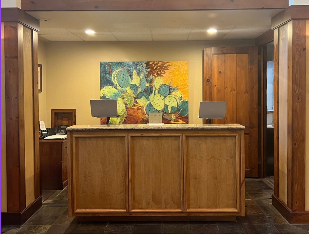 Ventana Canyon Club and Lodge 7/53