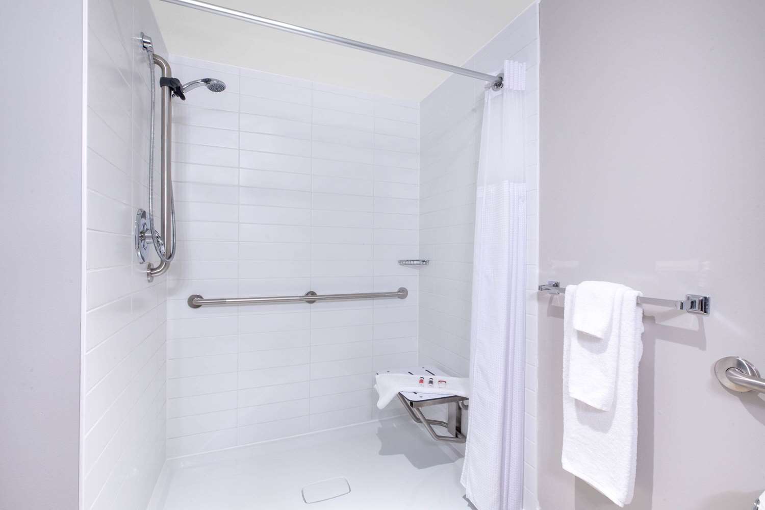 Microtel Inn And Suites By Wyndham Fort Mcmurray 8/8