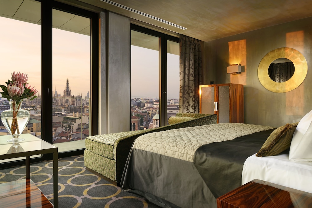 Presidential, Suite, King Bed, Duomo View, Sofa