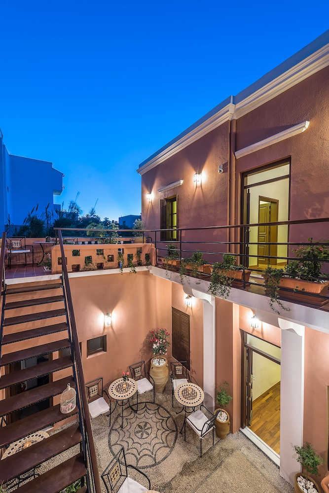SPERVERI BOUTIQUE HOTEL 5/77