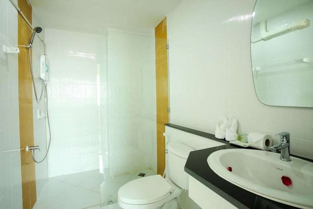 Patt Serviced Apartments 32/34