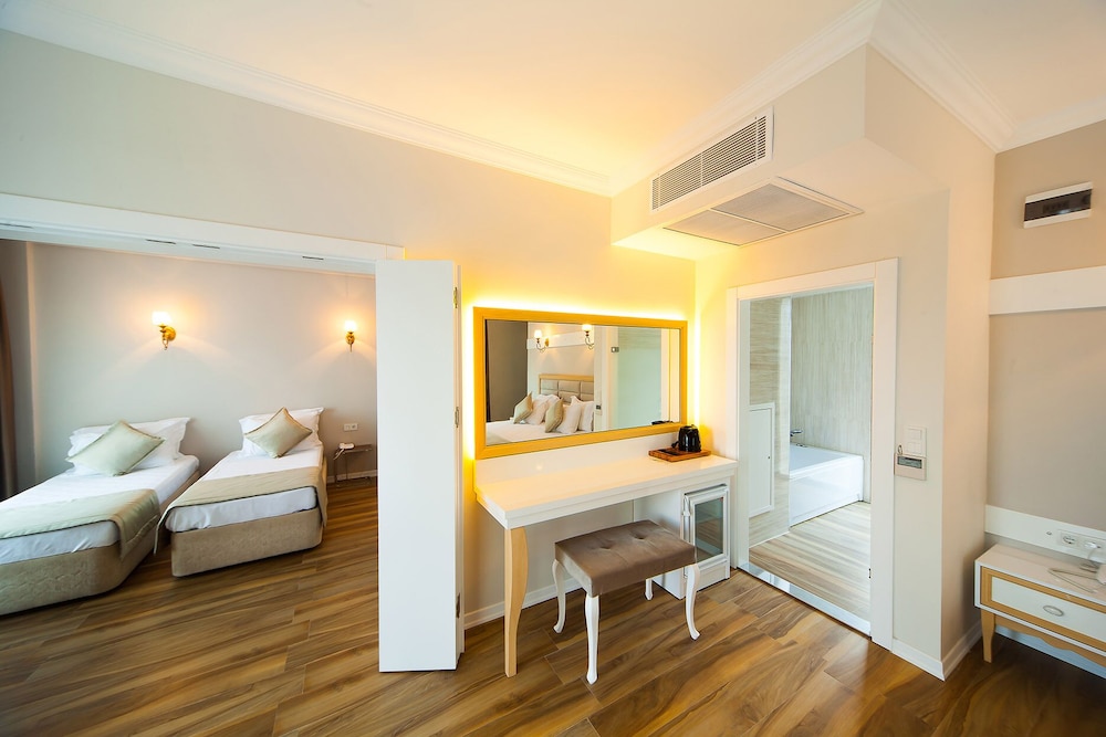 As Hotel Cesme 19/50