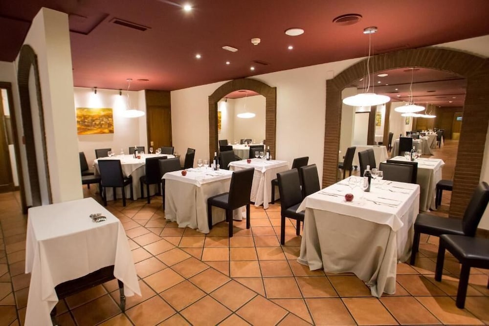 Hostal Torrejon 48/63