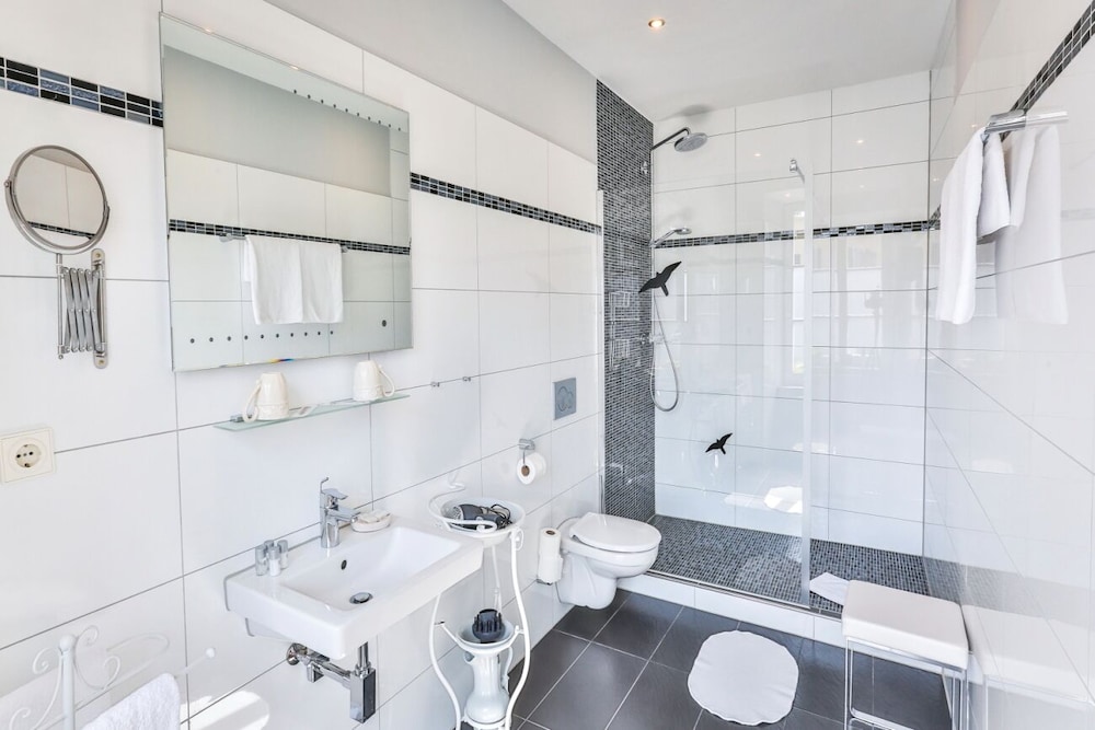 Hotel zum Goldenen Lowen Baden-Baden 23/27