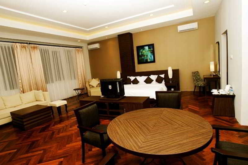 Grand Pacific Hotel 27/28