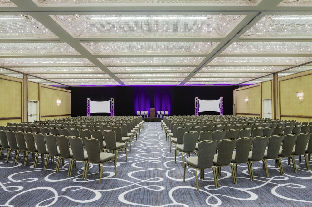Hyatt Regency Long Beach 65/75