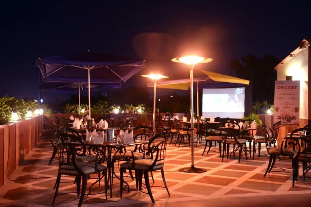 La Place Sarovar Portico Lucknow 38/55