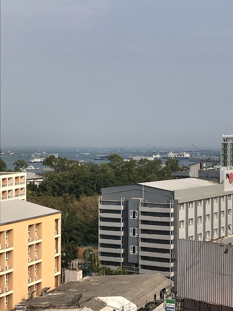 Pattaya Hiso Hotel 61/65