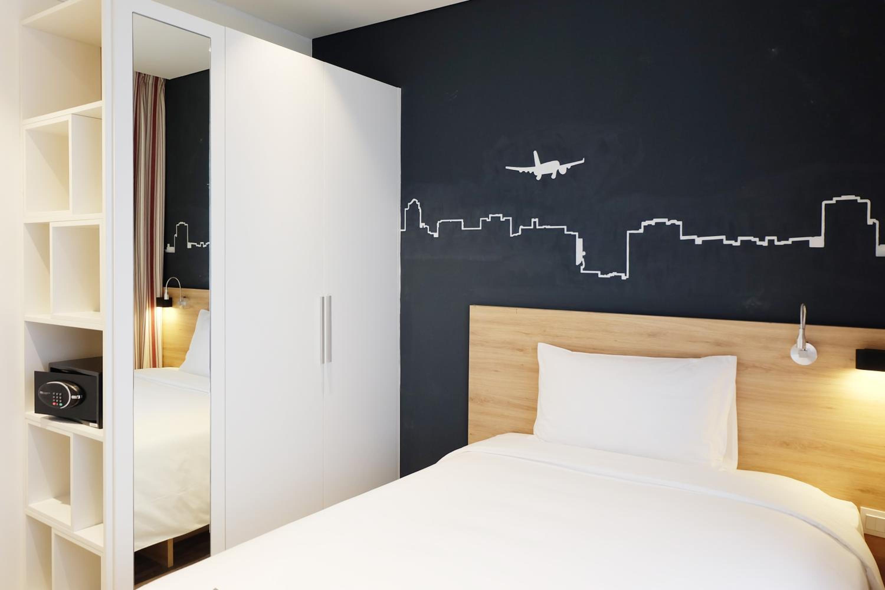 شقة بسرير كينج بغرفتي نوم، Ibis Saigon Airport 5/9