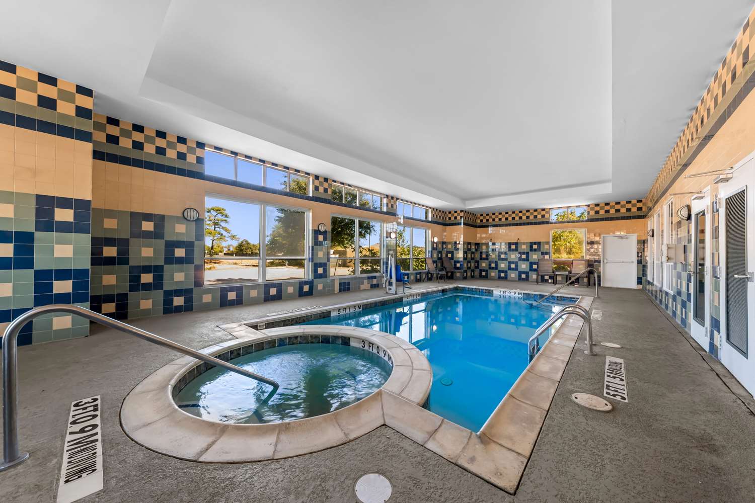 Comfort Inn Suites Near Lake Lewisville 17/43