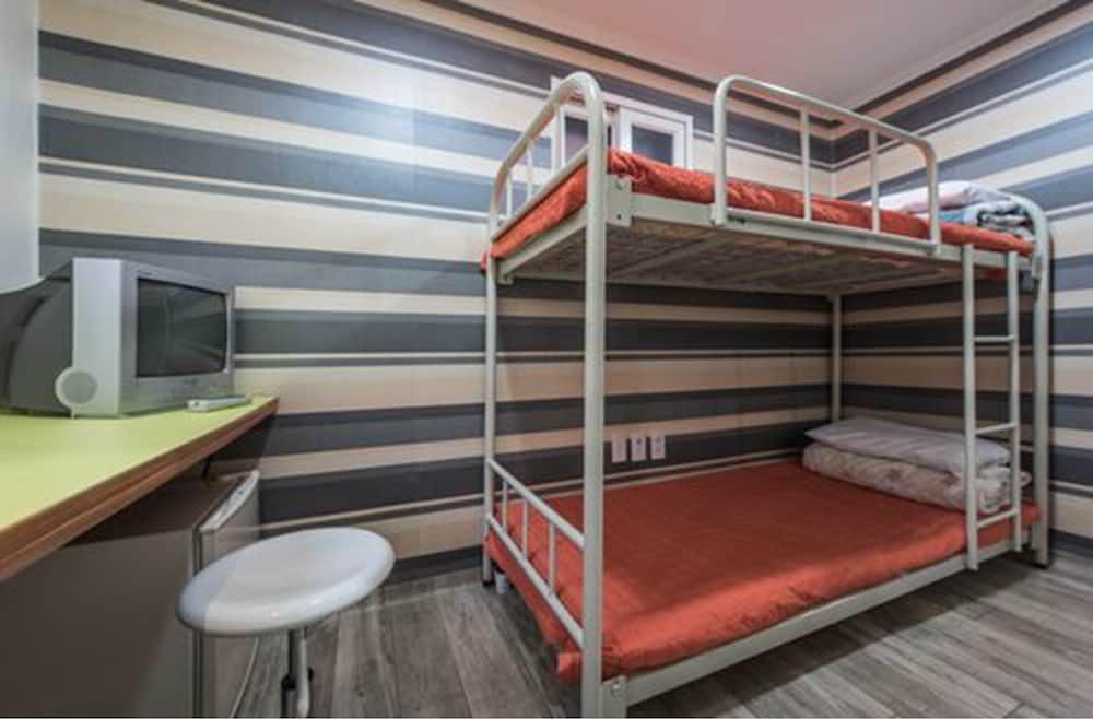 Hostel Korea 45/48