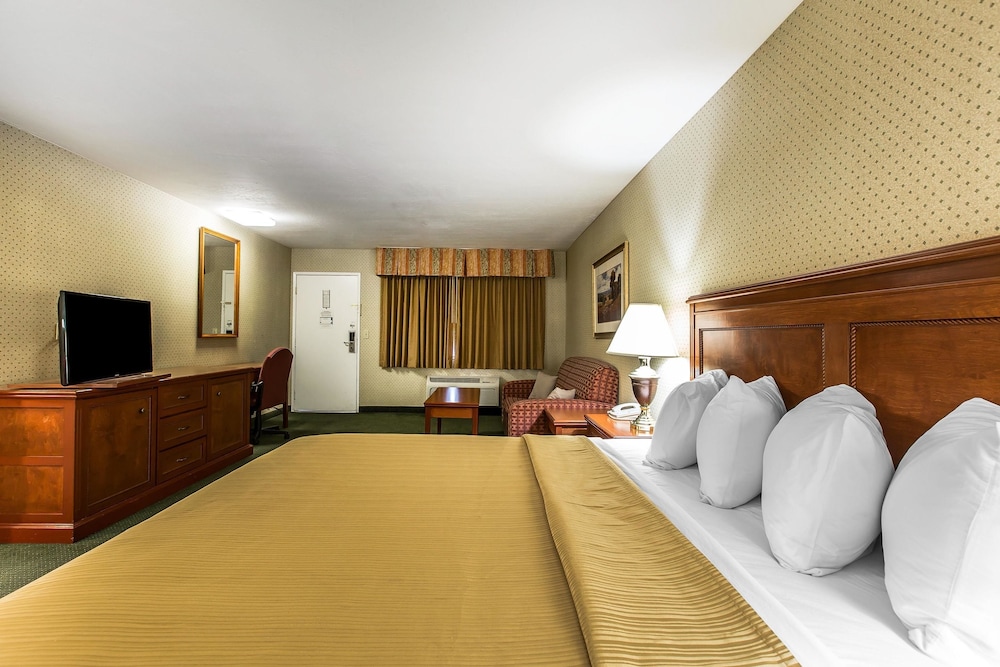 غرفة بسرير كوين لذوي الإعاقة، Quality Inn Near China Lake Naval Station 3/4