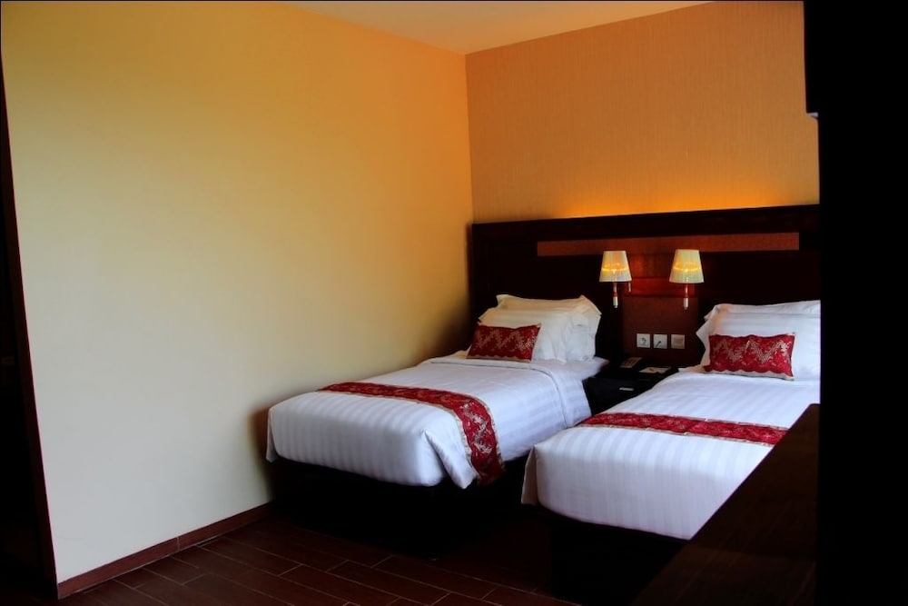 THE BELAGRI HOTEL AND CONVENTION 18/62