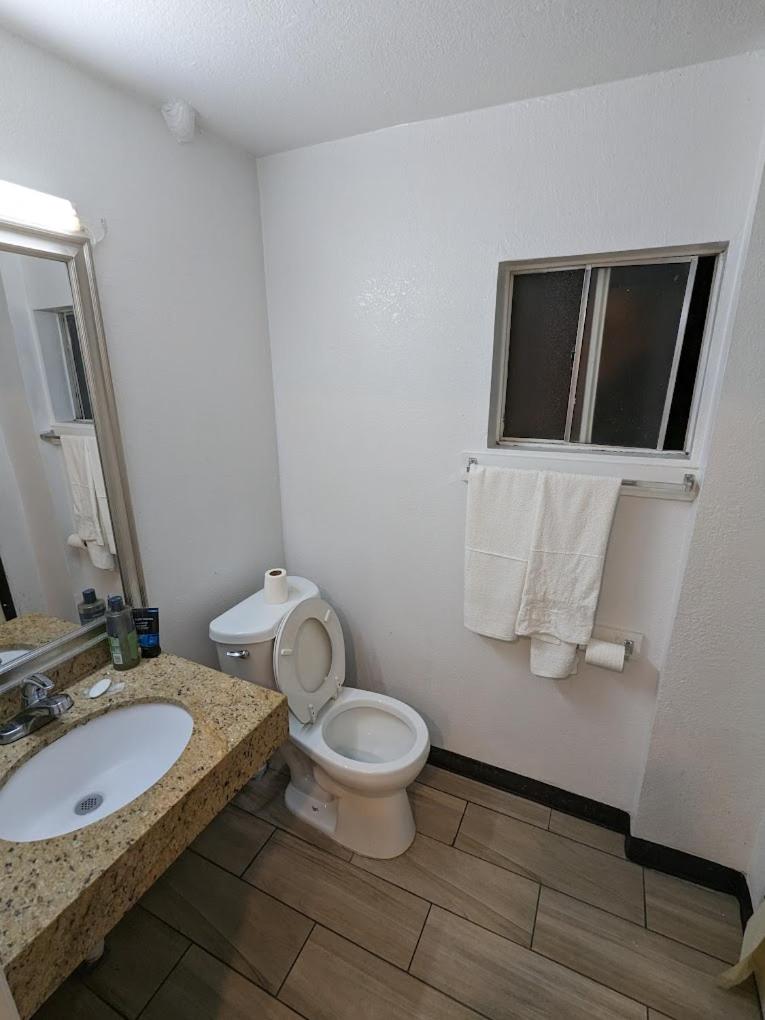 Ace Budget Motel 28/29