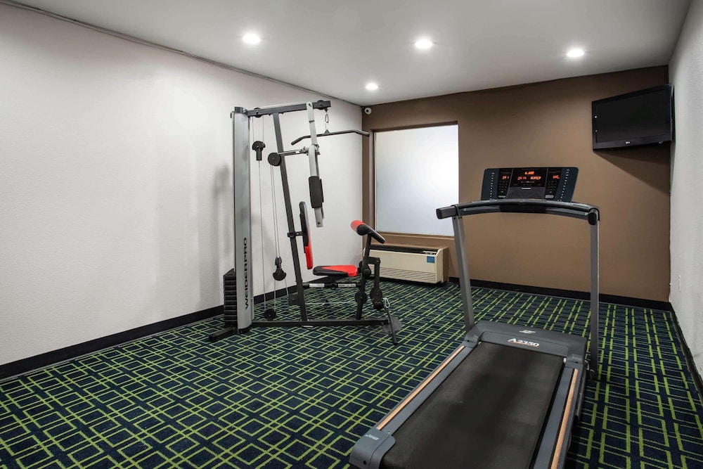 Travelodge By Wyndham Fort Wayne North 12/38