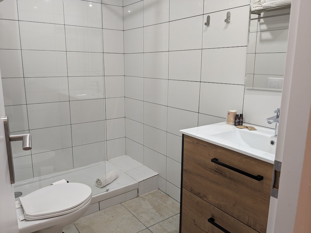 Morand Hotel 46/50