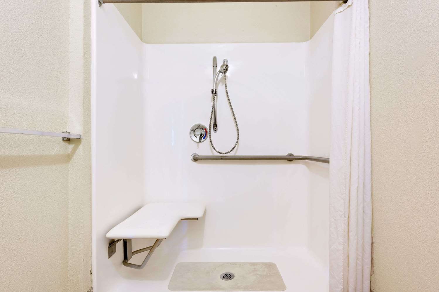 Super 8 By Wyndham Allentown 21/21