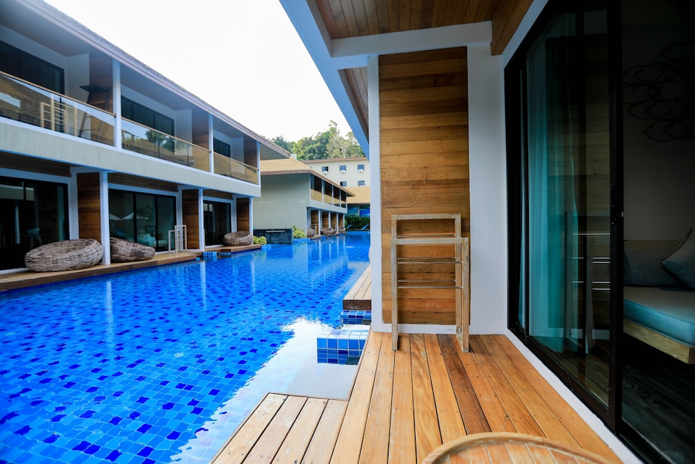 Akira Lipe Resort 62/91