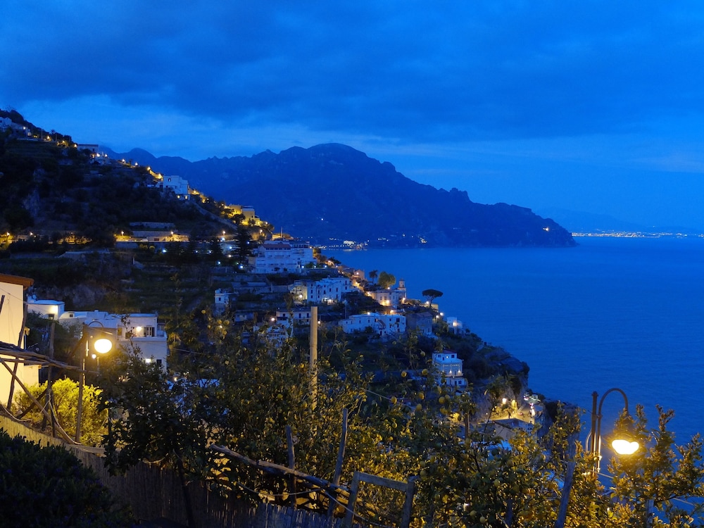 L Antico Borgo Dei Limoni 38/50