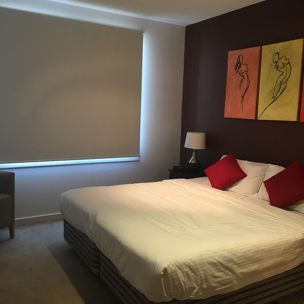 2 BEDROOMS, APARTMENT, LARGE