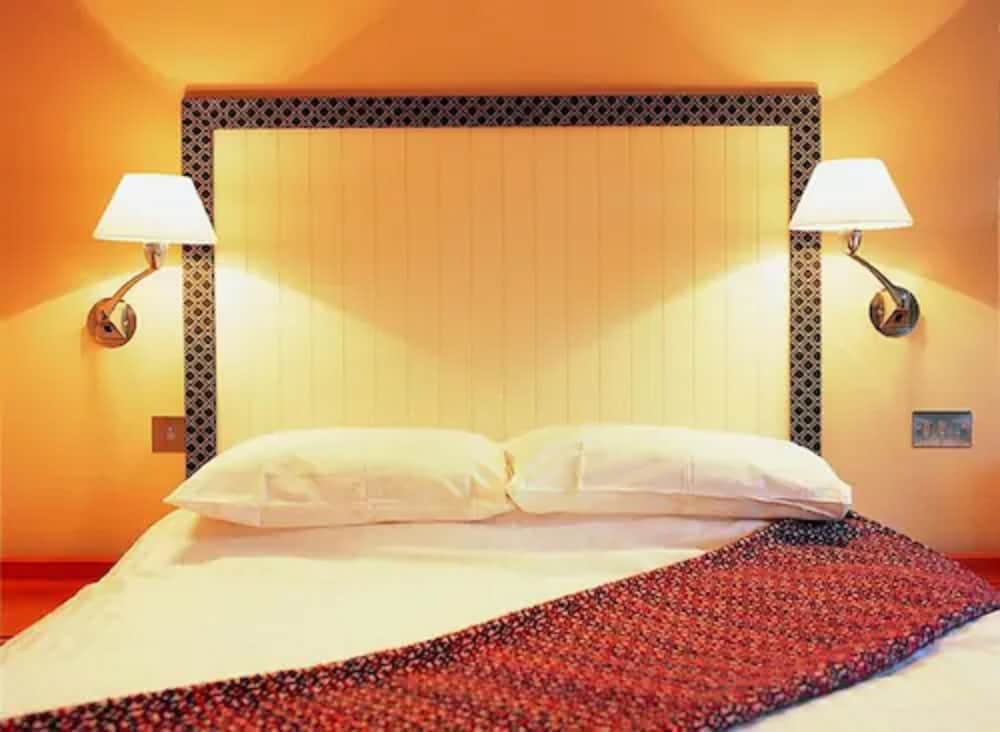 Marwell Hotel 28/60