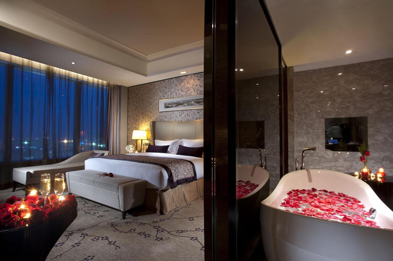 جناح بسرير كينج بغرفة نوم واحدة مع دخول الصالة، Crowne Plaza Huizhou 4/6