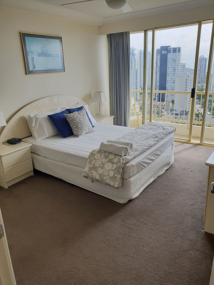 Contessa Condominiums 19/50