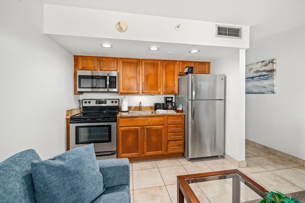 Royal Kahana Maui by OUTRIGGER 11/77