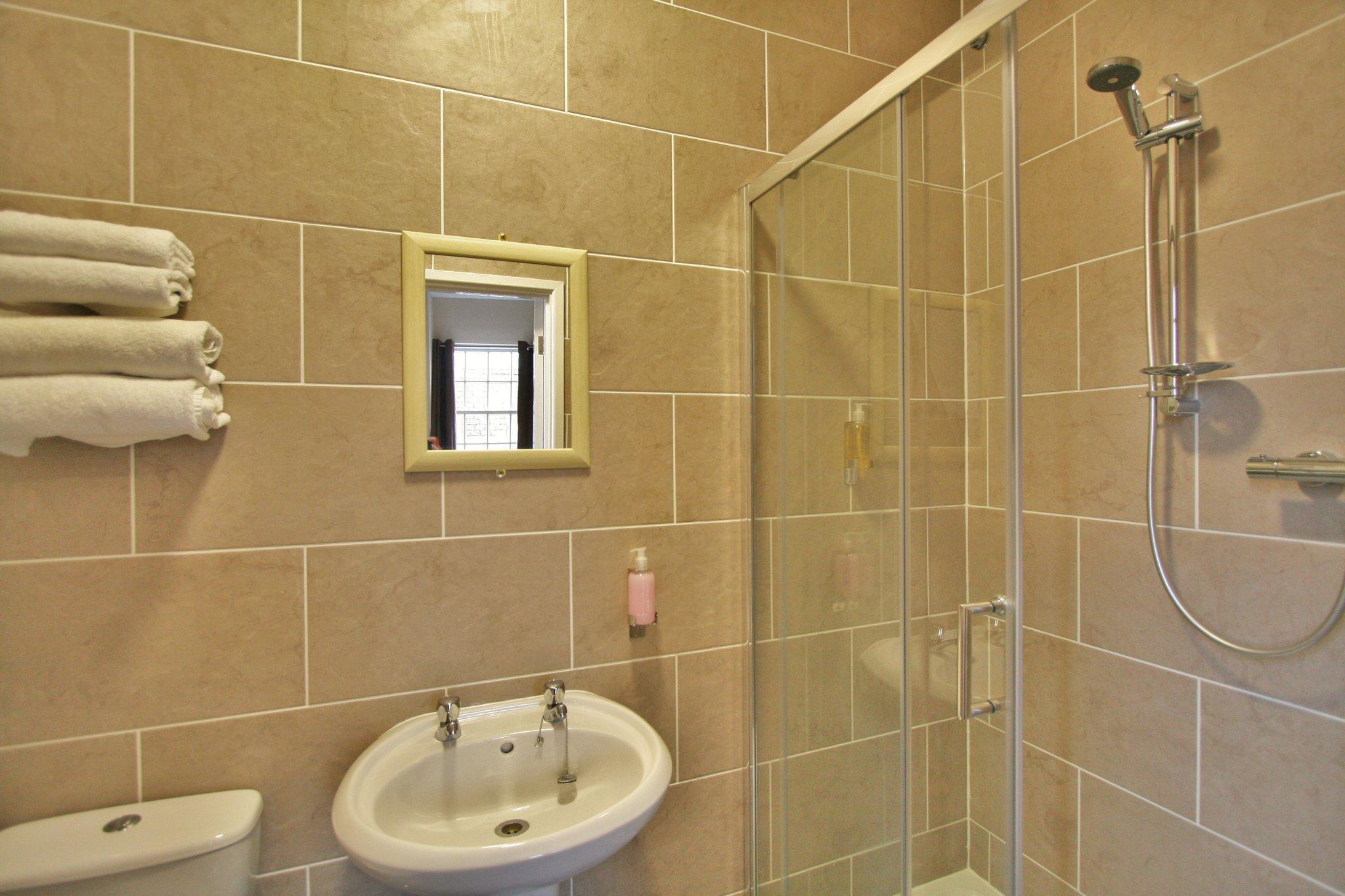 Central Hotel Gloucester by Roomsbooked 13/14