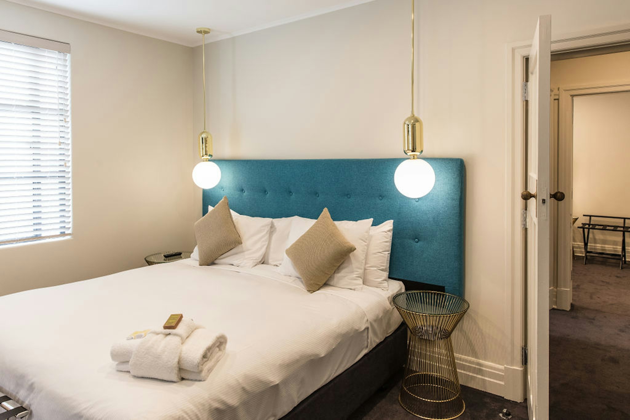 2 BEDROOMS, DELUXE, APARTMENT