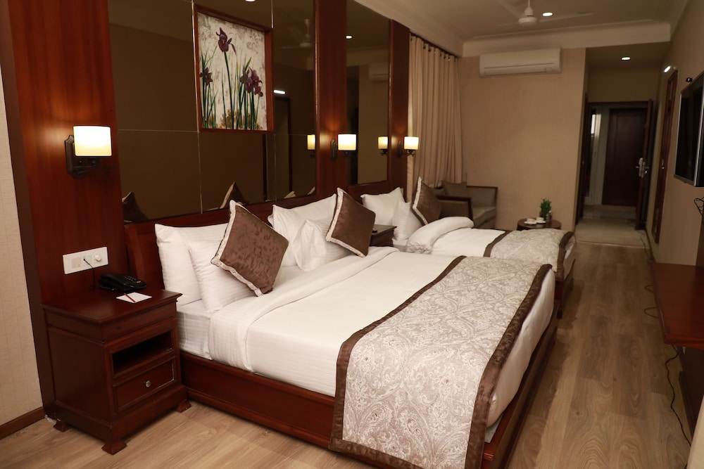 DELUXE, DOUBLE BED