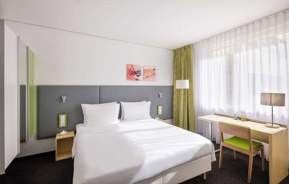 Deluxe, King Bed