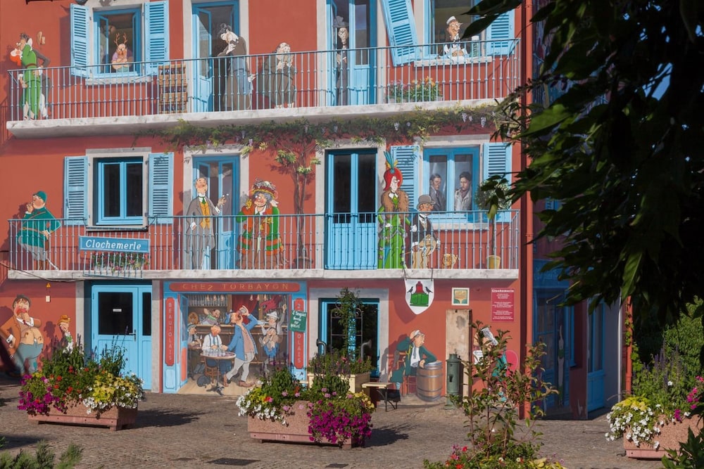 AUBERGE DE CLOCHEMERLE 2/54
