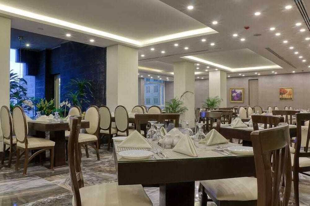 SANDY PALACE HOTEL 45/50