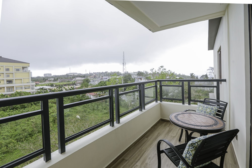 Hotel Casiana & Events Center 7/48