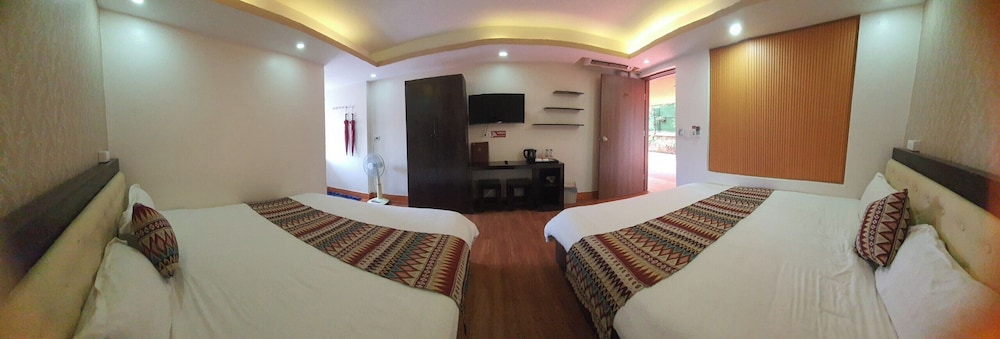 Phuong Nam Mountain View Hotel 14/35