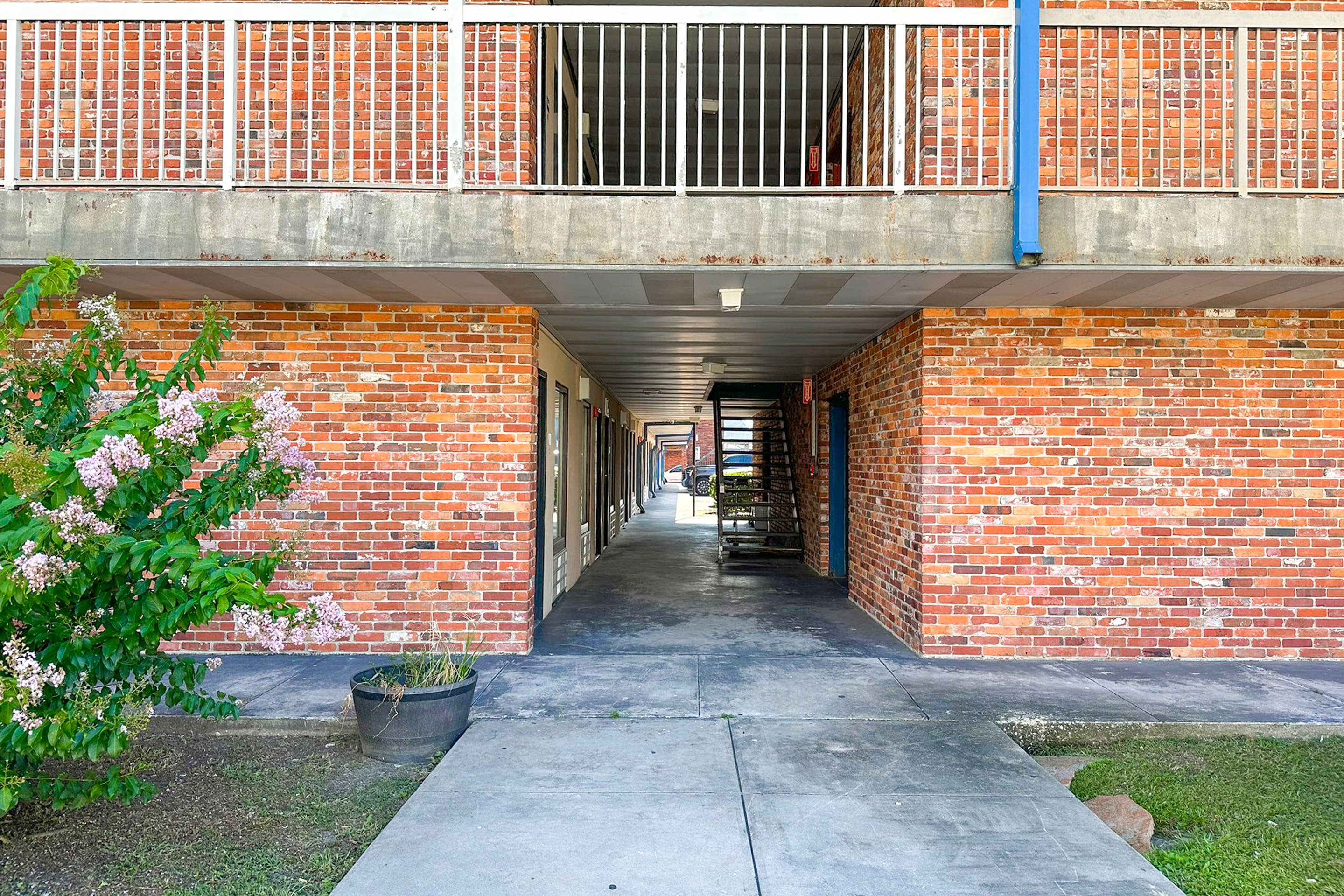 Hahira Inn By OYO near Valdosta 73/82