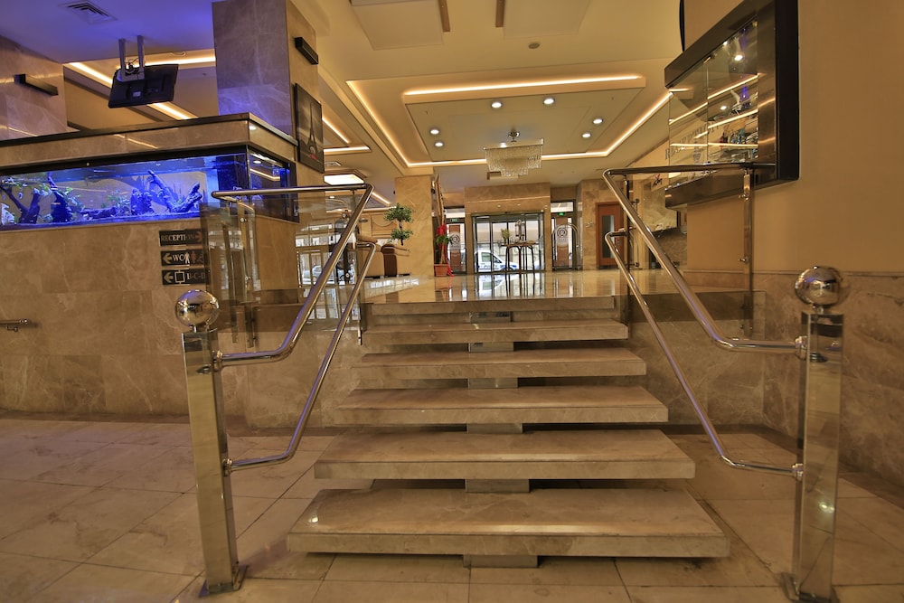 Selcuk Hotel Sems I Tebrizi 54/93