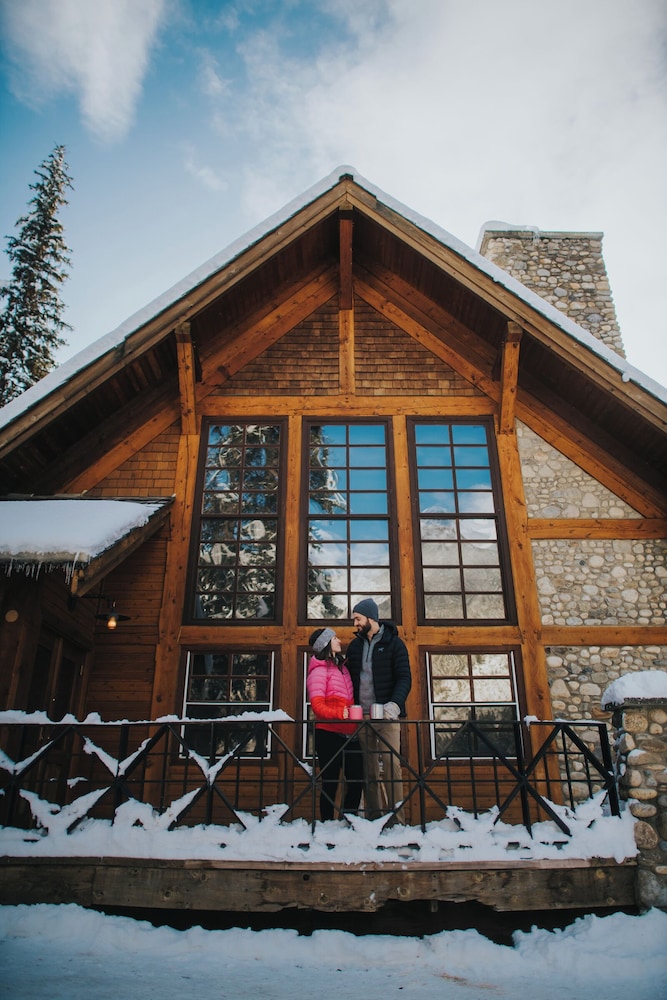Emerald Lake Lodge 2/71