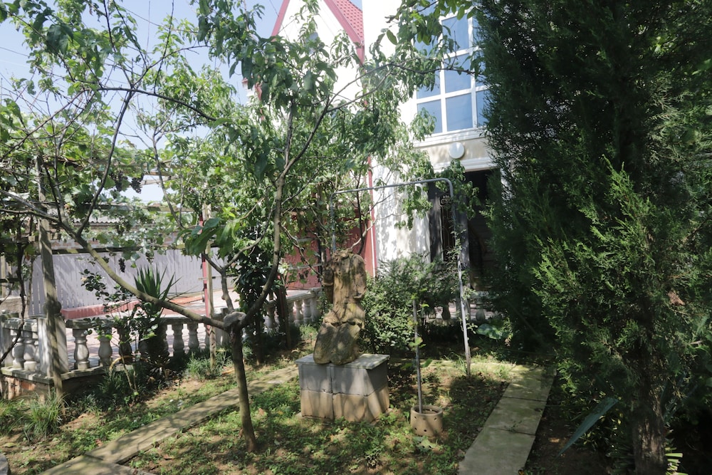 Guest House Caucasus 37/48