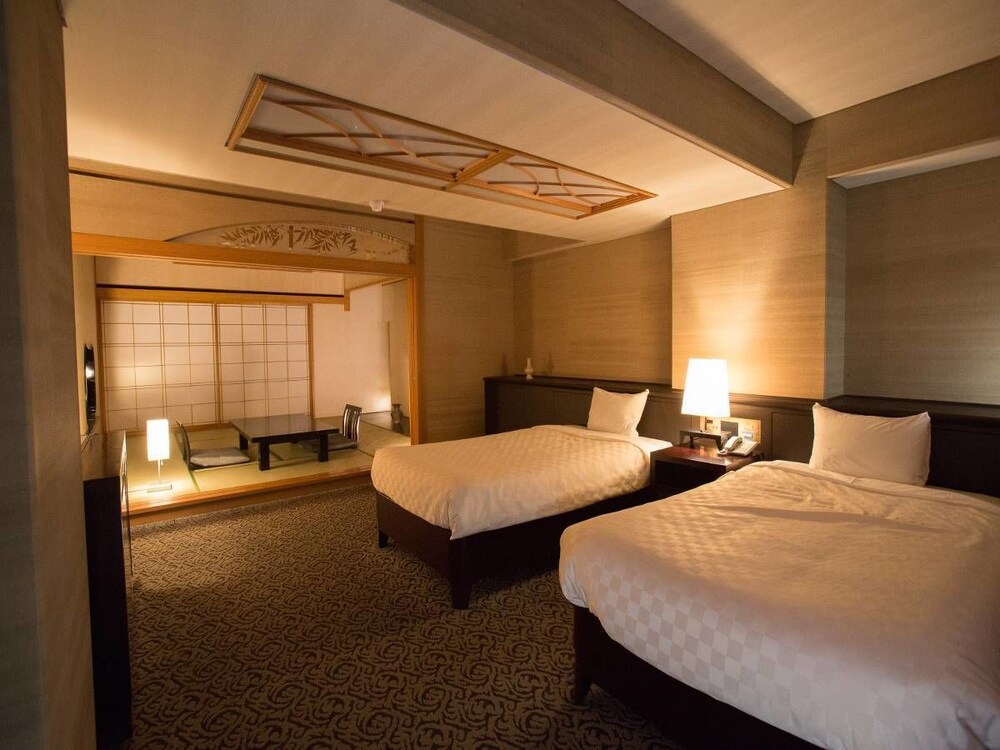 Atami Season Hotel 7/50