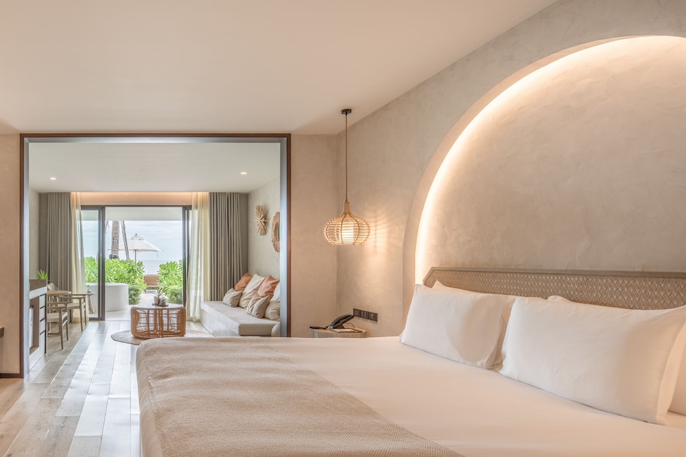 MINI, SUITE, BEACH FRONT, PET FRIENDLY