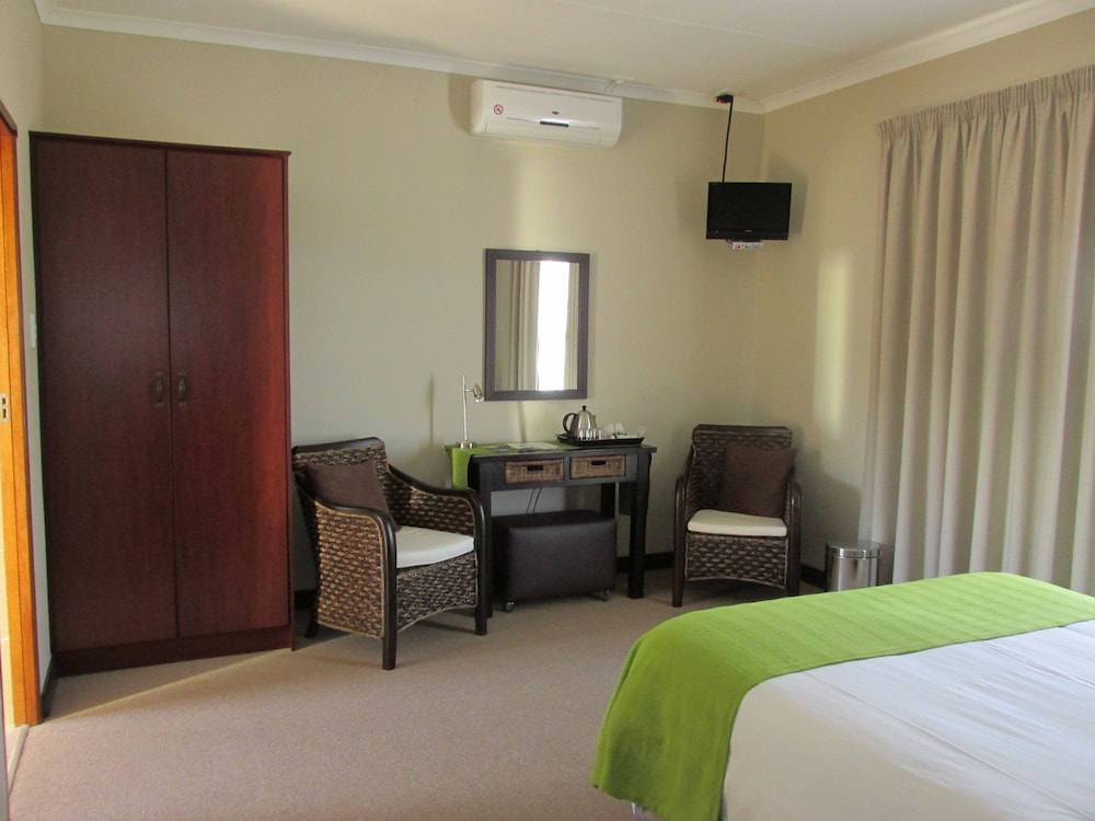 Karoo Sun Boutique Guest House 17/46