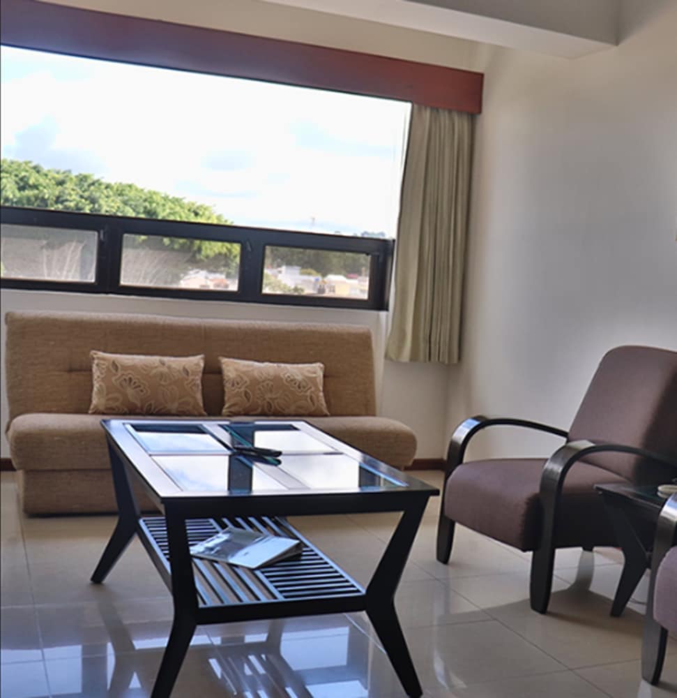 Suites Jardin Imperial 46/63